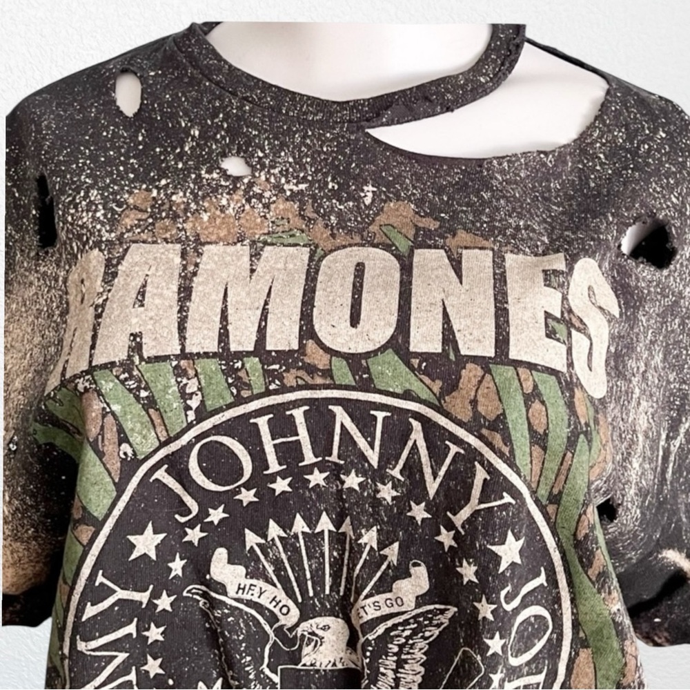 1234 The Ramones Destroyed Knotted Tie Dye Presidential Seal Band Tee SZ M - Picture 3 of 8
